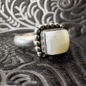 Silpada 925 Sterling Silver Button Frame Mother‎ Of Pearl Ring Size 5 R1617
